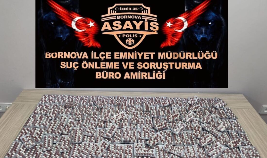 İzmir’de uyuşturucu operasyonu: 2 bin 464 sentetik ecza ele geçirildi, 1 tutuklama! İzmir'de zehir tacirlerine yönelik düzenlenen operasyonda 2 bin 464 sentetik
