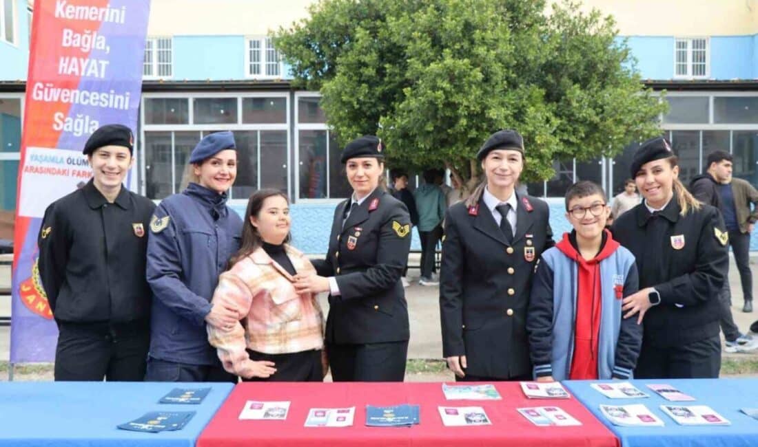 Mersin’de Jandarma, Dünya Down Sendromlular Günü’nde Özel Çocuklarla Bir Araya Geldi Mersin'de, İl Jandarma Komutanlığı personeli 21 Mart Dünya Down Sendromlular