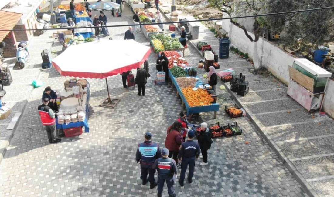 Kuşadası’nda Jandarma, KADES Uygulamasını Tanıtmak İçin Bilgilendirme Etkinliği Düzenledi Kuşadası'nda, 8 Mart Dünya Kadınlar Günü nedeniyle Jandarma ve Aile