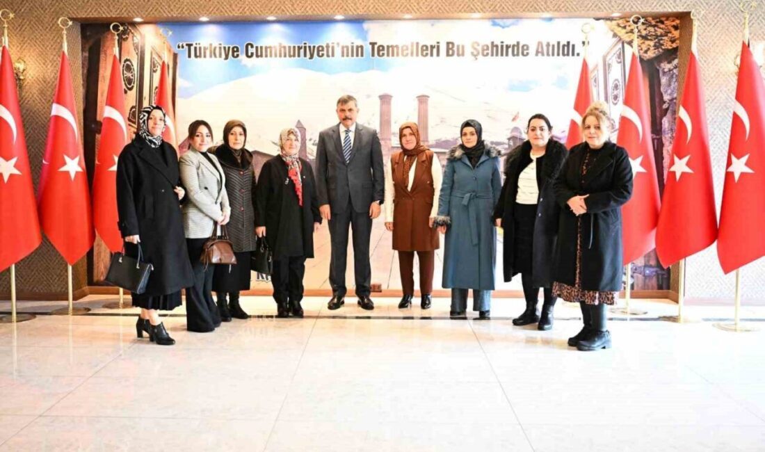 Erzurum Kadın Meclisi’nden Vali Mustafa Çiftçi’ye Ziyaret ve Madde Bağımlılığı Üzerine Görüşmeler Erzurum Kent Konseyi Kadın Meclisi Başkanı Yadigar Nesrin Şerbetçioğlu ve