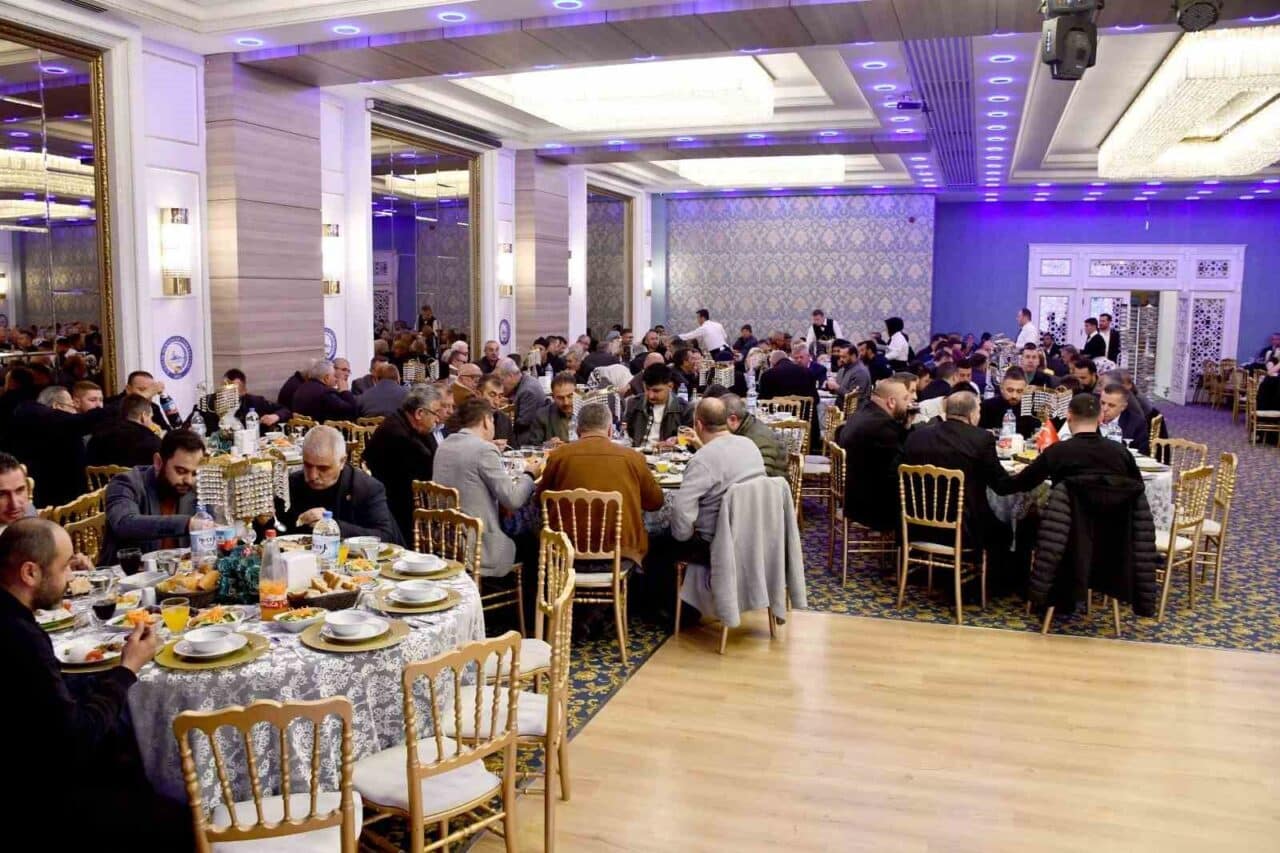 Kalecik Dernekler Federasyonu, düzenlediği iftar programında birlik ve beraberlik mesajları