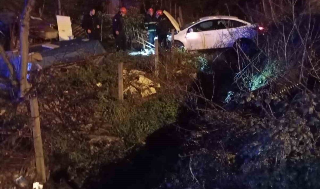 Karadeniz Ereğli’de Trafik Kazasında Büyük Bir Felaketin Eşiğinden Dönüldü Karadeniz Ereğli’de B.K. yönetimindeki otomobil, Göktepe Mahallesi kavşağında kontrolü kaybederek