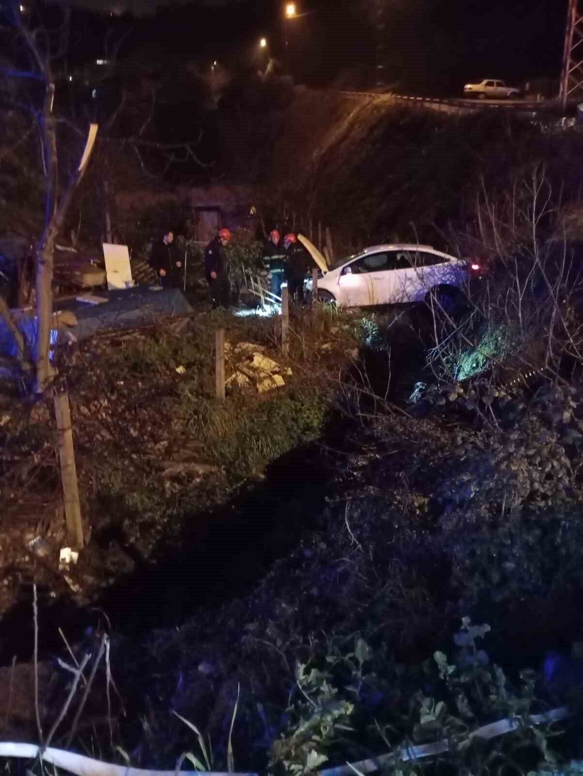 Karadeniz Ereğli’de B.K. yönetimindeki otomobil, Göktepe Mahallesi kavşağında kontrolü kaybederek