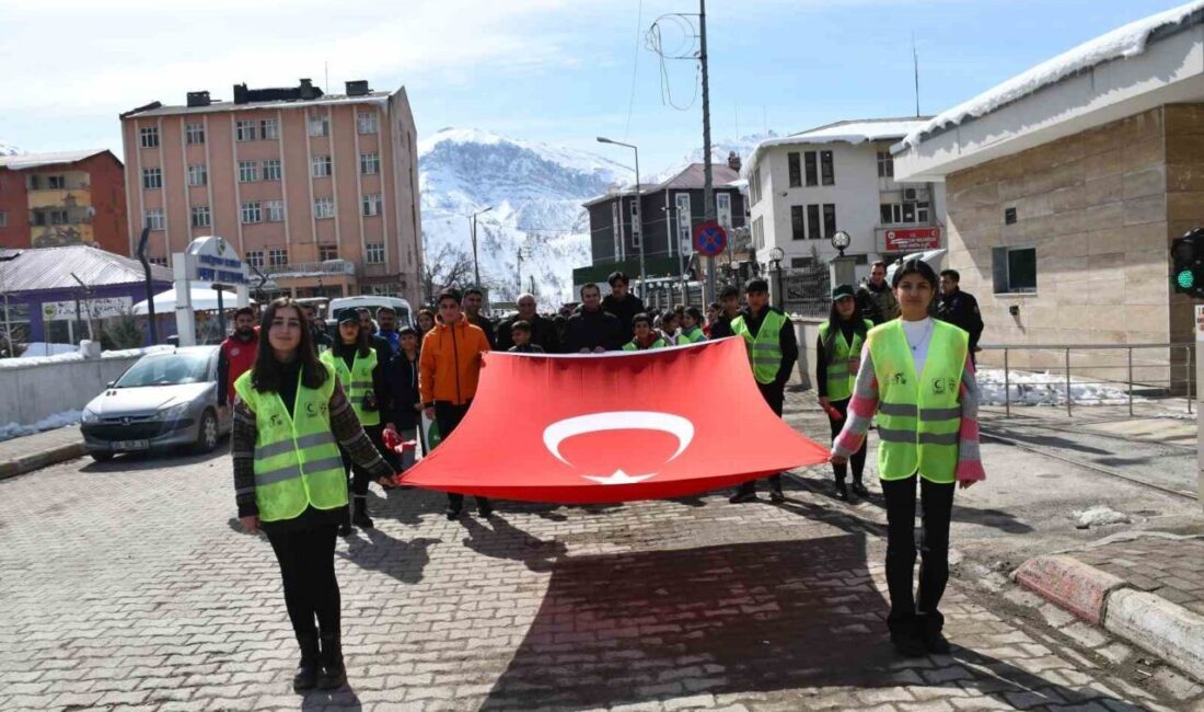 Şırnak’ta Yeşilay Haftası kapsamında sağlık yürüyüşü düzenlendi Şırnak'ta Kato Dağı'ndan Beytüşşebap ilçe merkezine sağlık yaşam yürüyüşü düzenlendi.