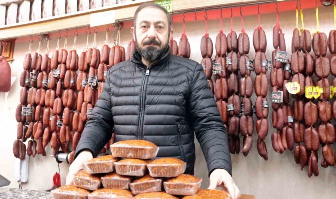 Ramazan ayında sucuk içi satışlarının artışı, Kayseri’deki pastırmacıları sevindiriyor Kayseri'de Ramazan ayı, sucuk içi satışlarını artırarak pastırmacıları sevindiriyor. Pastırmacı