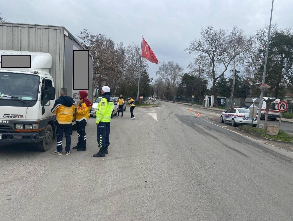 Kırklareli Jandarma Komutanlığı, yaptığı trafik denetimlerinde 20 bin 340 aracı