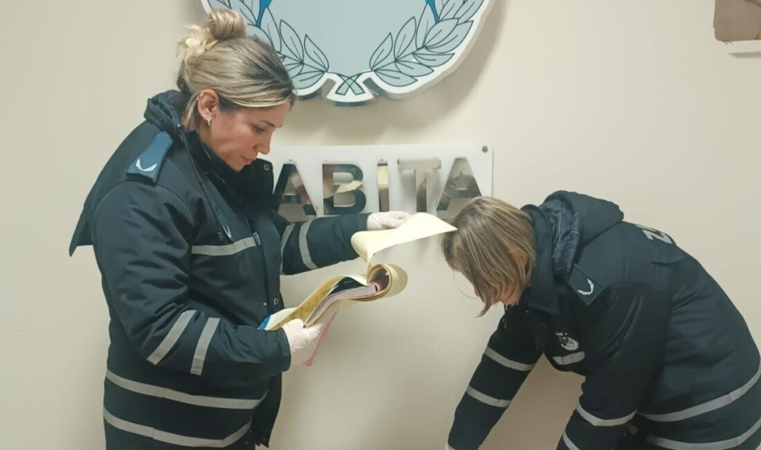 Kırklareli’nde Zabıta Ekipleri, Dilenci Operasyonunda İki Şahısı Yakaladı Kırklareli'nde zabıta ekipleri, dilencilere yönelik düzenlediği operasyonda 2 kişiyi yakaladı.