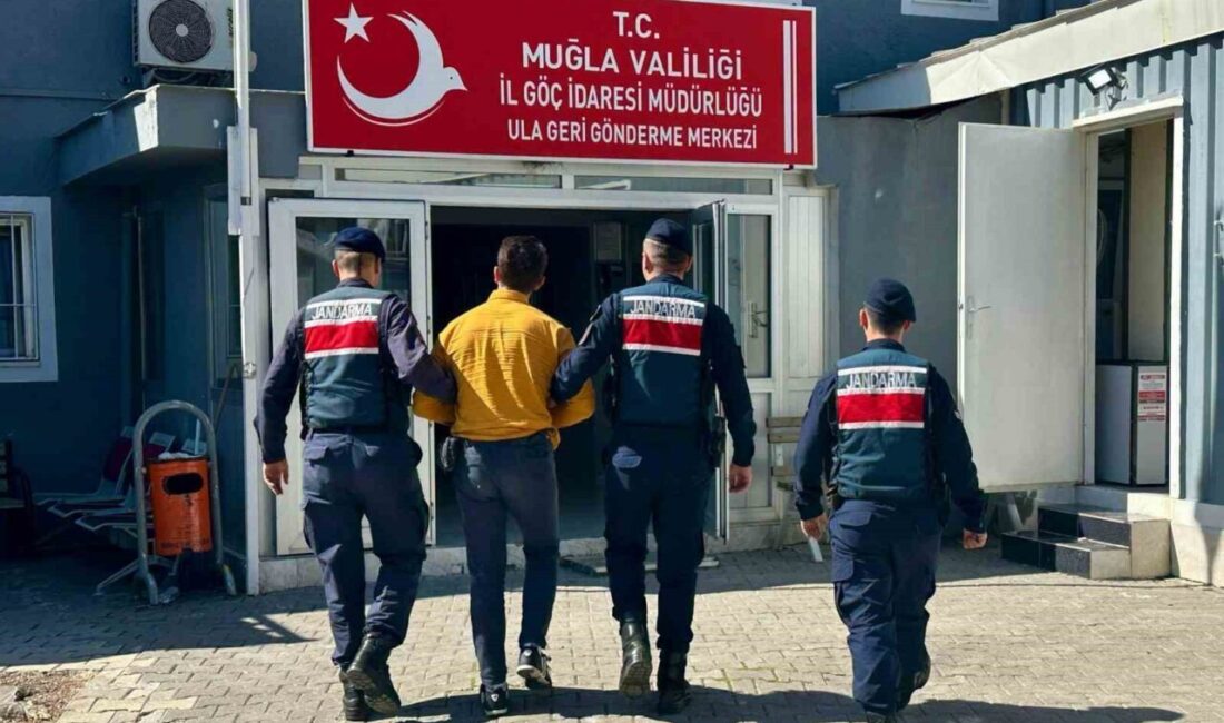 Interpol tarafından aranan Bosna Hersekli hırsız Fethiye’de yakalandı Bosna Hersek doğumlu 36 yaşındaki A.K., nitelikli hırsızlık suçlamasıyla Fethiye'de