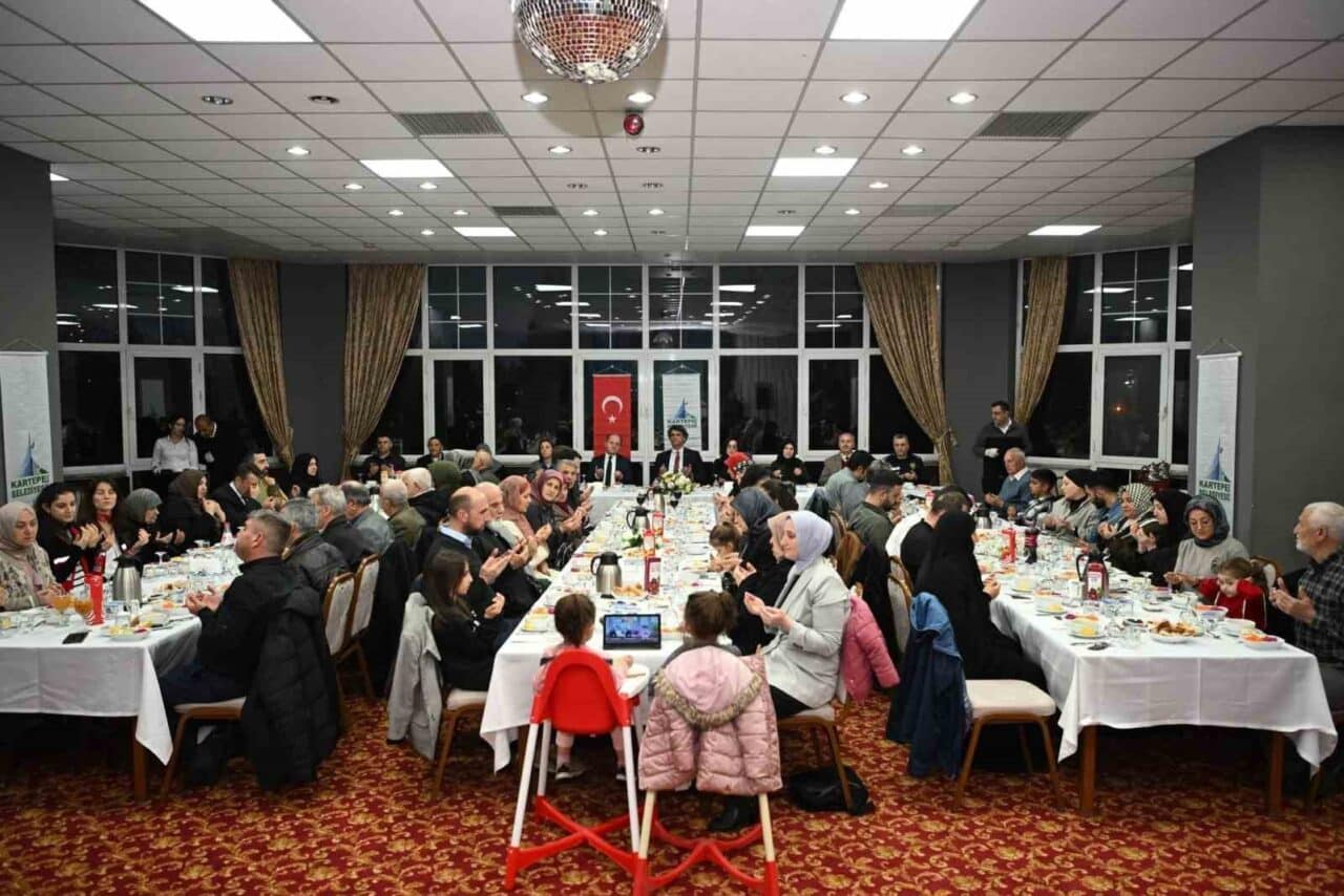 Kartepe'de şehit ve gazi ailelerine yönelik düzenlenen iftar etkinliğinde Belediye
