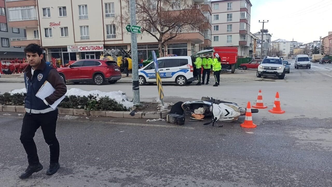 Konya'nın Seydişehir ilçesinde, kontrolsüz şerit değiştiren yabancı uyruklu F.H.K. yönetimindeki