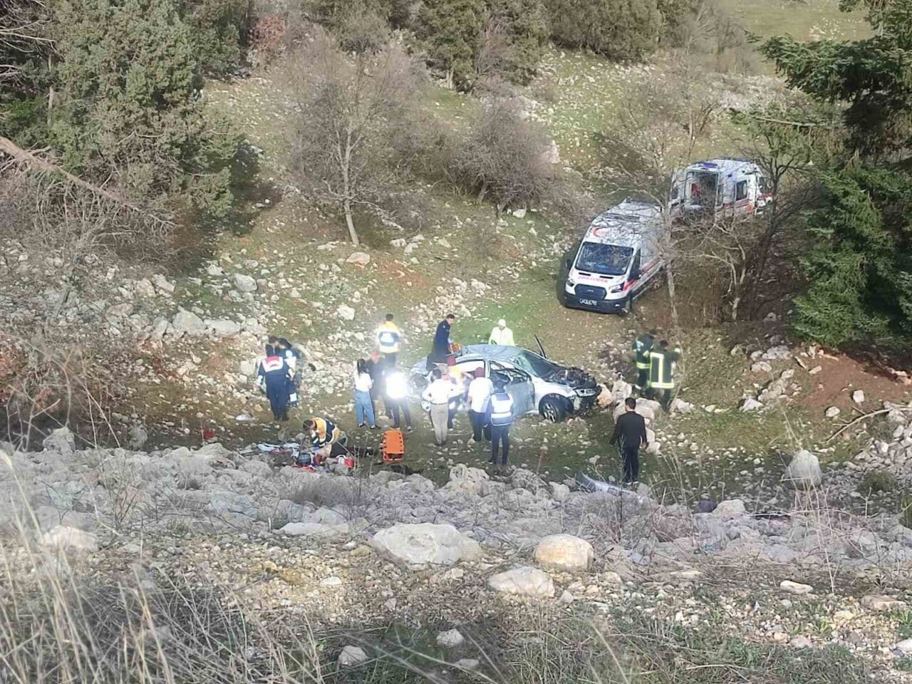 Konya Derebucak'taki kazada otomobil uçuruma yuvarlandı; Hatice Ünsal (46) ve