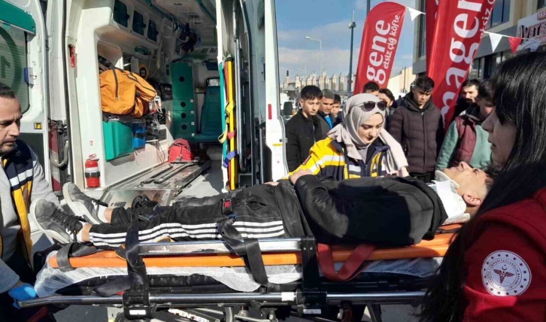 Karapınar’da otomobil ile motosikletin çarpışması sonucu iki kişi yaralandı Konya'nın Karapınar ilçesinde, Selimiye Mahallesi'nde bir otomobilin motosiklete çarpması sonucu