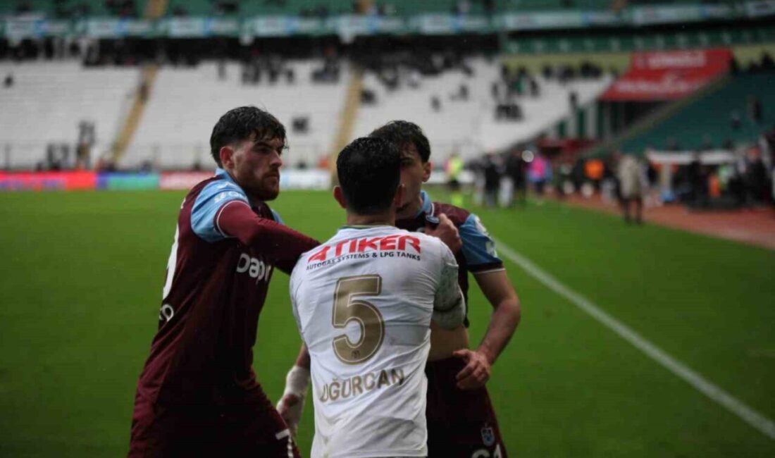 Konyaspor-Trabzonspor karşılaşmasında uzatmalarda gergin anlar yaşandı, yedek kulüpleri de karıştı! Konyaspor, Trabzonspor’u 1-0 mağlup ettiği maçta uzatma anlarında Uğurcan Yazğılı