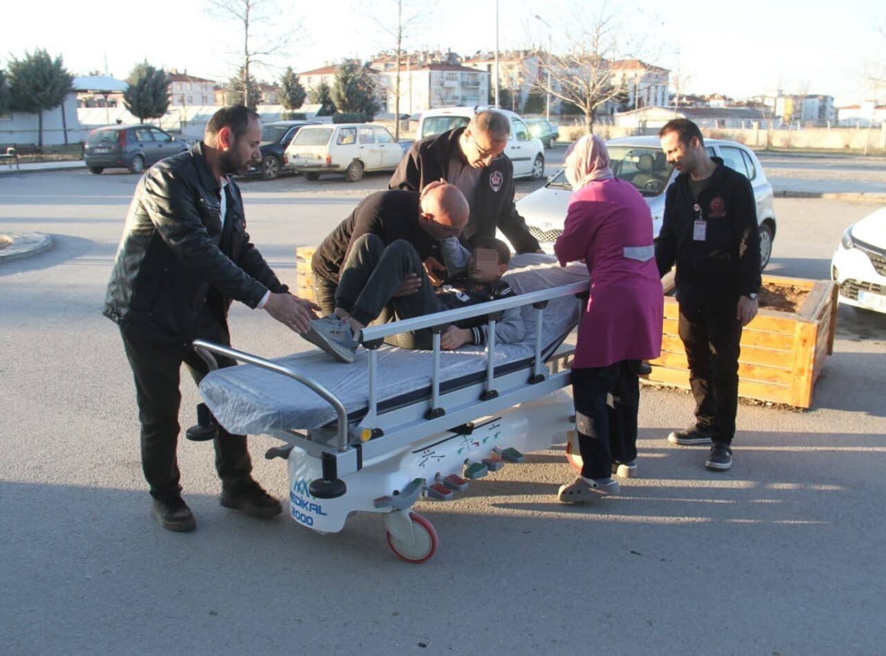 Konya'nın Beyşehir ilçesinde, 13 yaşındaki F.E.Ö. isimli çocuk, göl kenarındaki