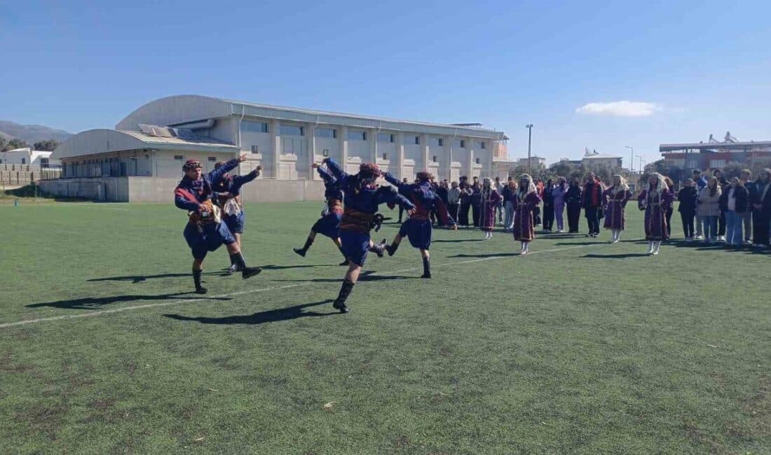 Köşk’te 21 Mart Nevruz Bayramı Coşkuyla Kutlandı, Fidanlar Toprakla Buluştu Köşk İlçe Stadyumu'nda düzenlenen "21 Mart Nevruz Bayramı" etkinliği, Köşk