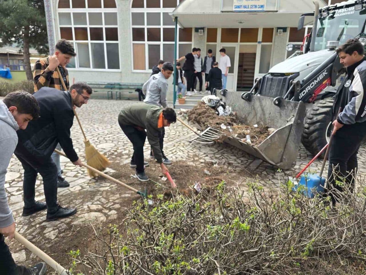 Amasya'nın Taşova ilçesindeki ŞPAY MTAL öğrencileri, Ramazan ayı nedeniyle Sanayi