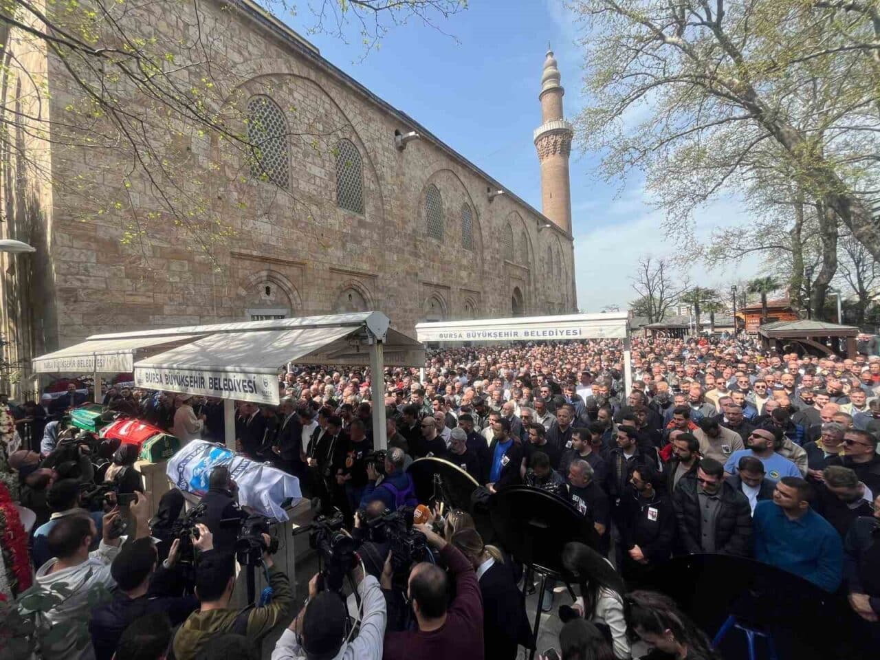 Uludağ'daki otel yangınında yaşamını yitiren kayak hocası Yahya Usta ve