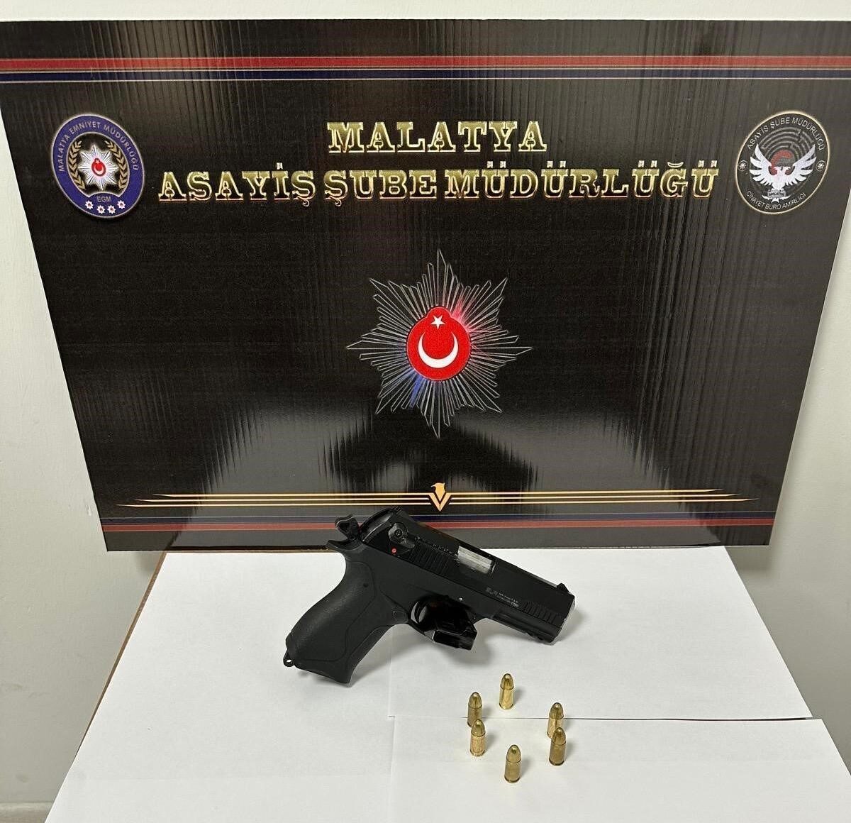 Malatya'nın Yeşilyurt ilçesinde ticari taksideki bir tartışma sonucu U.T. bacağından