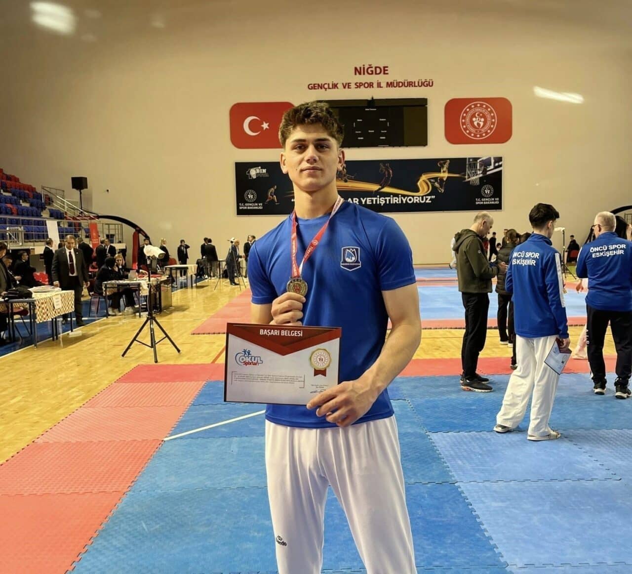 Manisa Spor Lisesi öğrencileri, uluslararası arenada önemli başarılar elde etti.