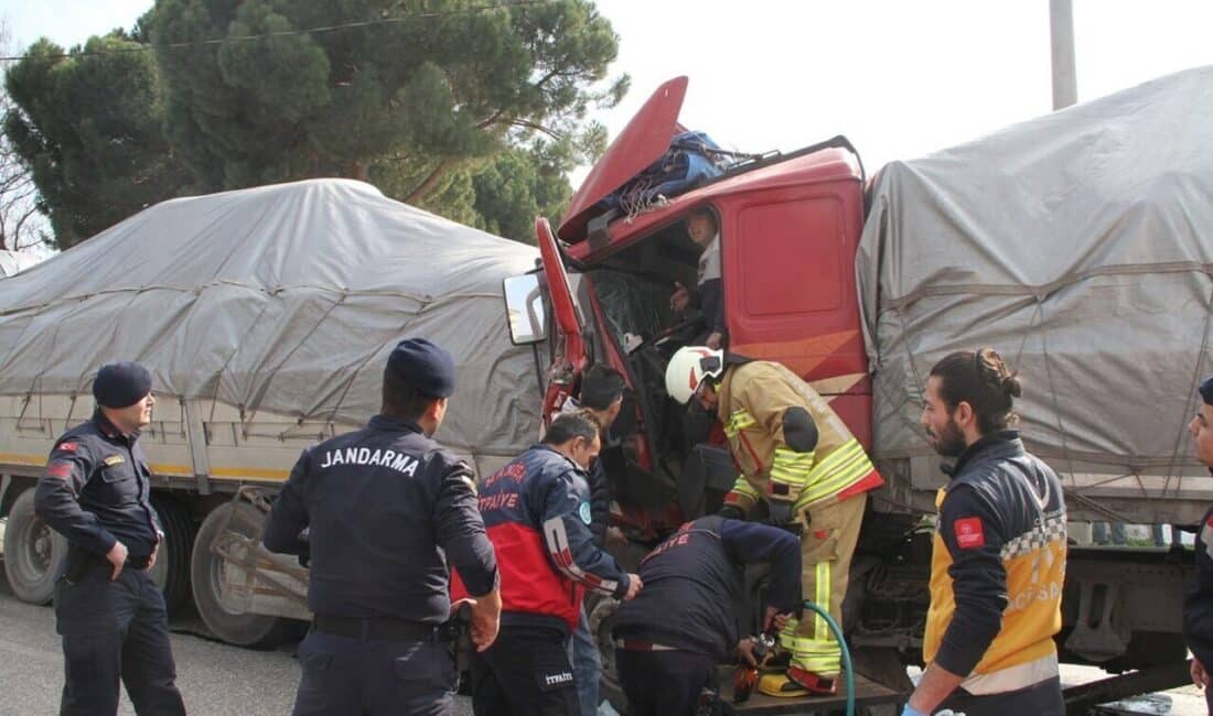 Manisa’nın Kula İlçesinde Tırların Çarpışması Sonucu Bir Yaralı; Trafik Akışı Şehir Merkezinden Sağlandı Manisa'nın Kula ilçesinde, Harun A. yönetimindeki bir tır, Talip Sakar'ın