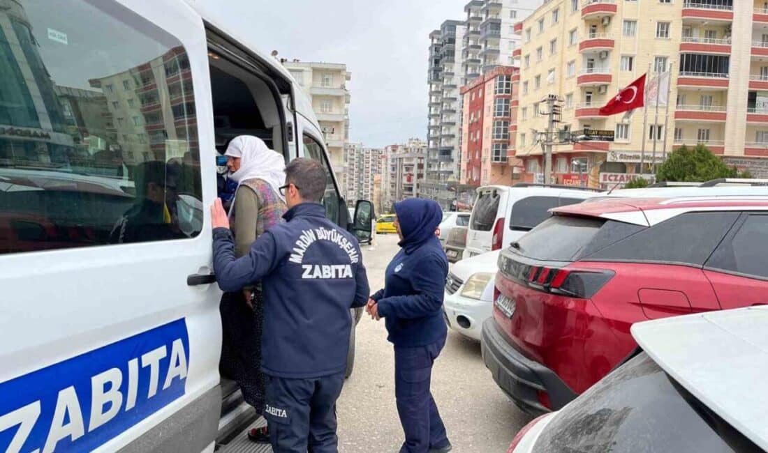 Mardin’de Lüks Telefonlu Dilenci Yakalandı, Kent Dışına Gönderildi Mardin Büyükşehir Belediyesi, lüks telefonla dilencilik yaptığı gerekçesiyle gündeme gelen