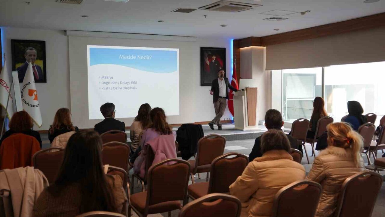 İzmir Ekonomi Üniversitesi Medical Point Hastanesi, bağımlı yakınlarına yönelik seminer
