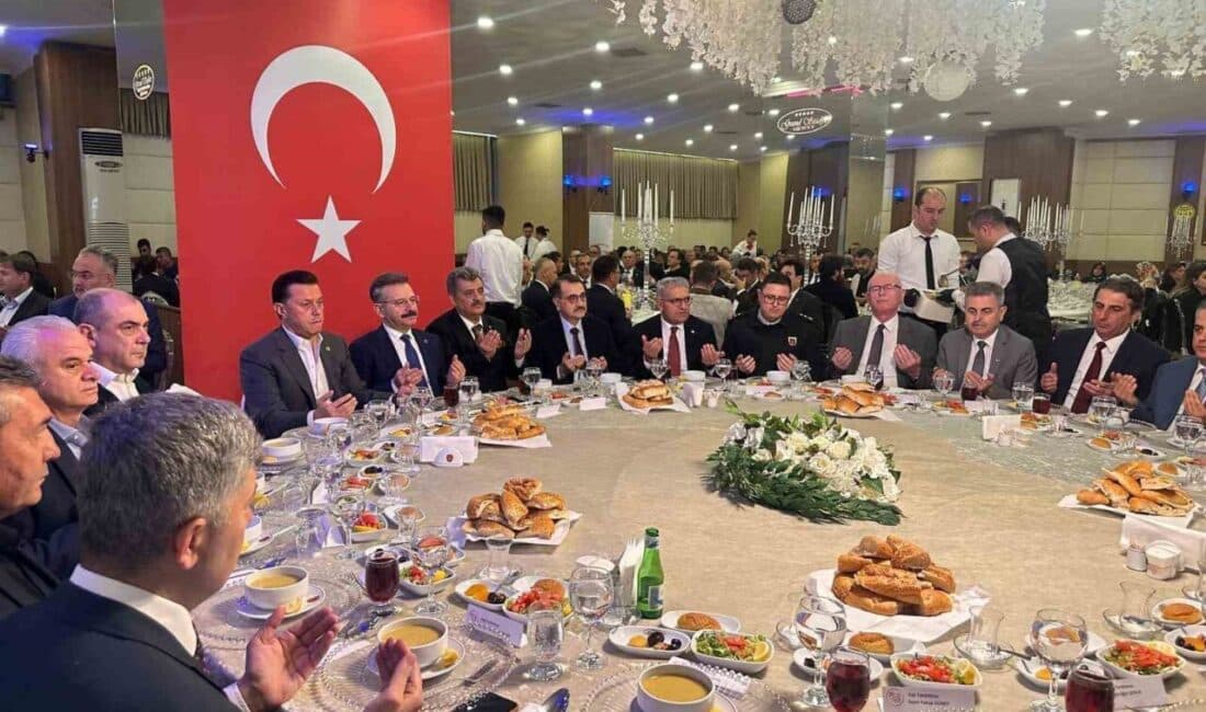 Nebi Hatipoğlu, Esnaf ve Sanatkarlar Odası’nın İftar Programına Katıldı AK Parti Eskişehir Milletvekili Nebi Hatipoğlu, Esnaf ve Sanatkarlar Odaları