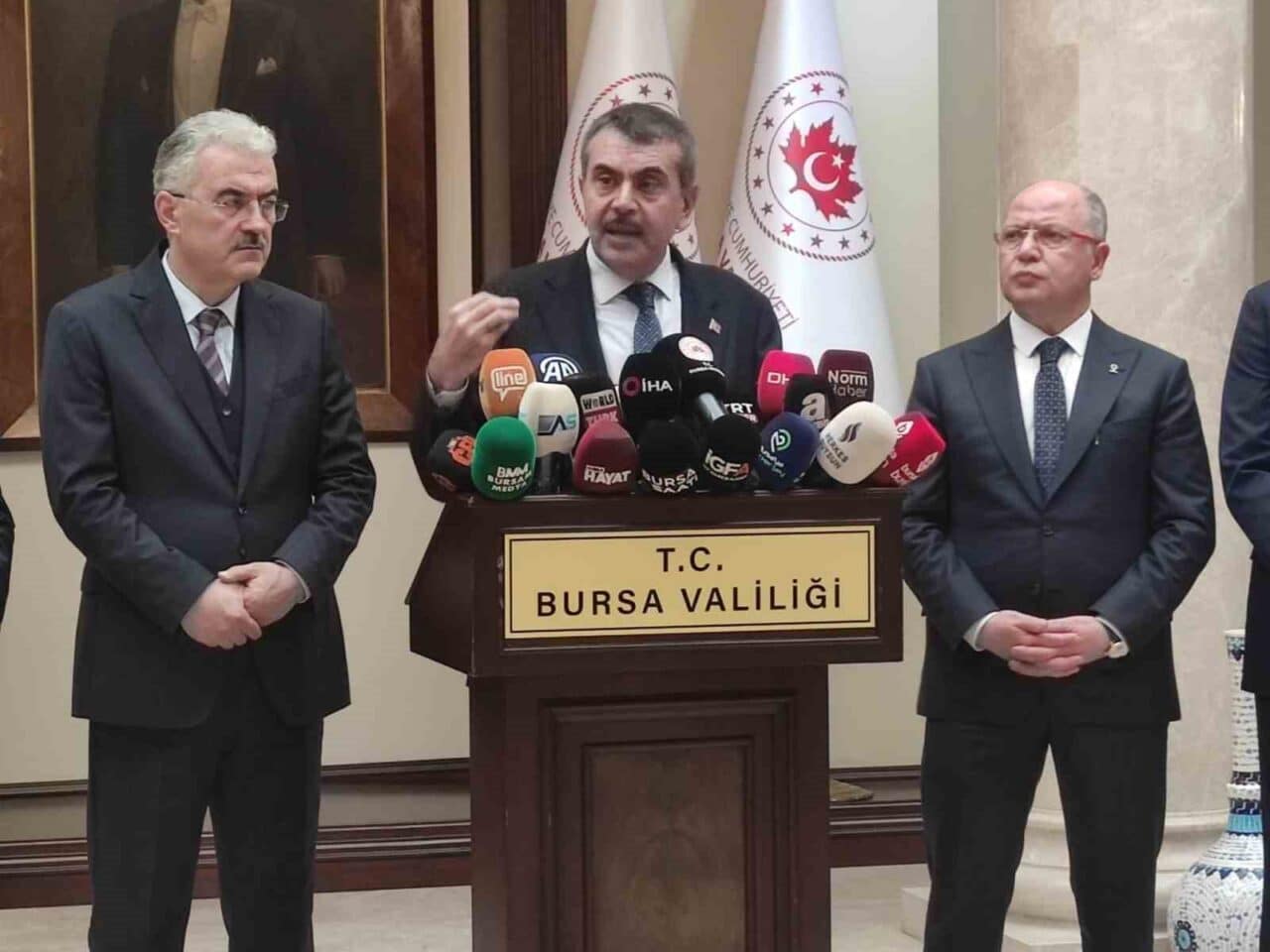 Milli Eğitim Bakanı Yusuf Tekin, eğitim hakkının engellenmesine karşı sert