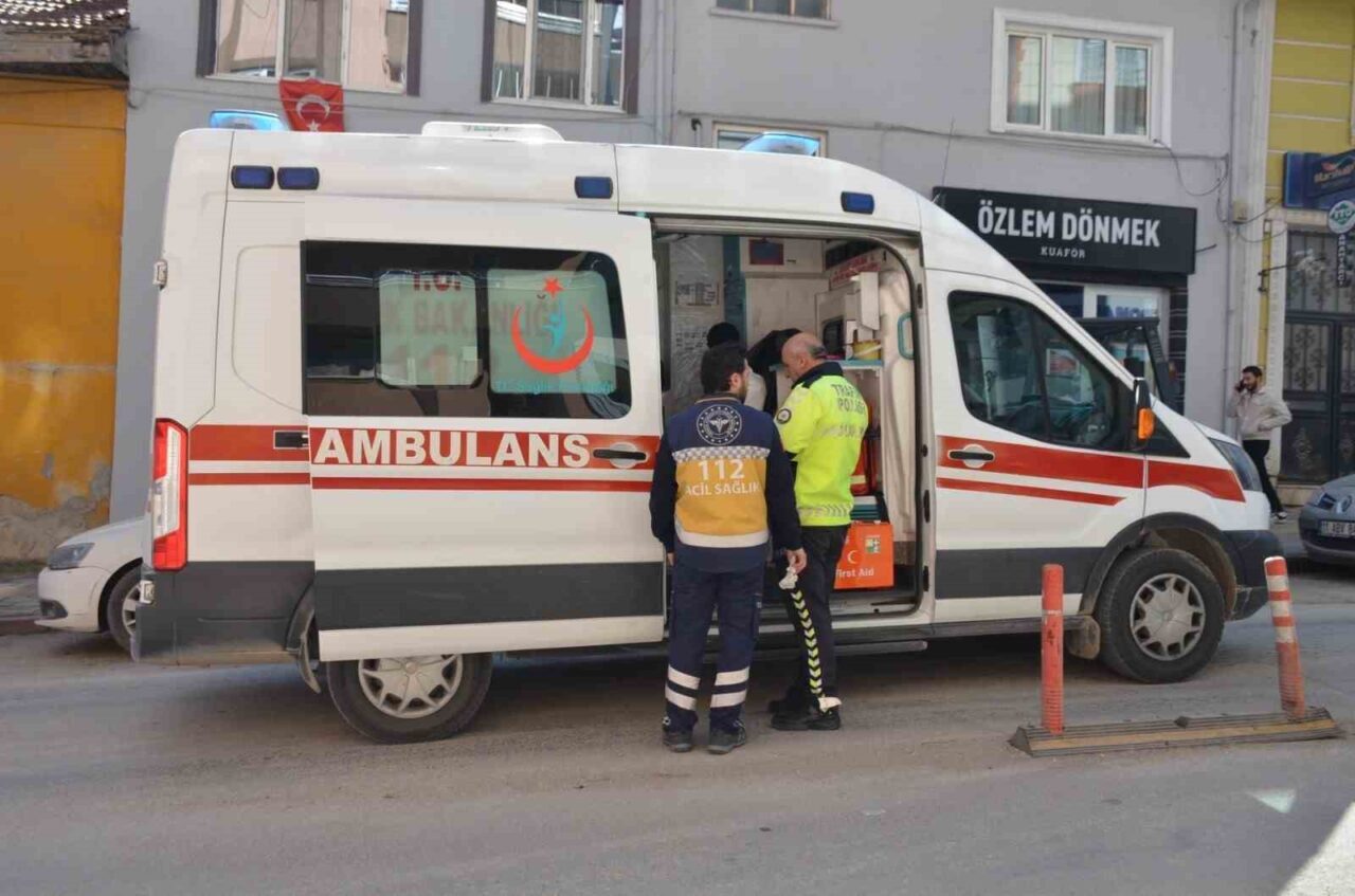 Bilecik'te meydana gelen trafik kazasında, M.U. yönetimindeki otomobil, C.T. idaresindeki