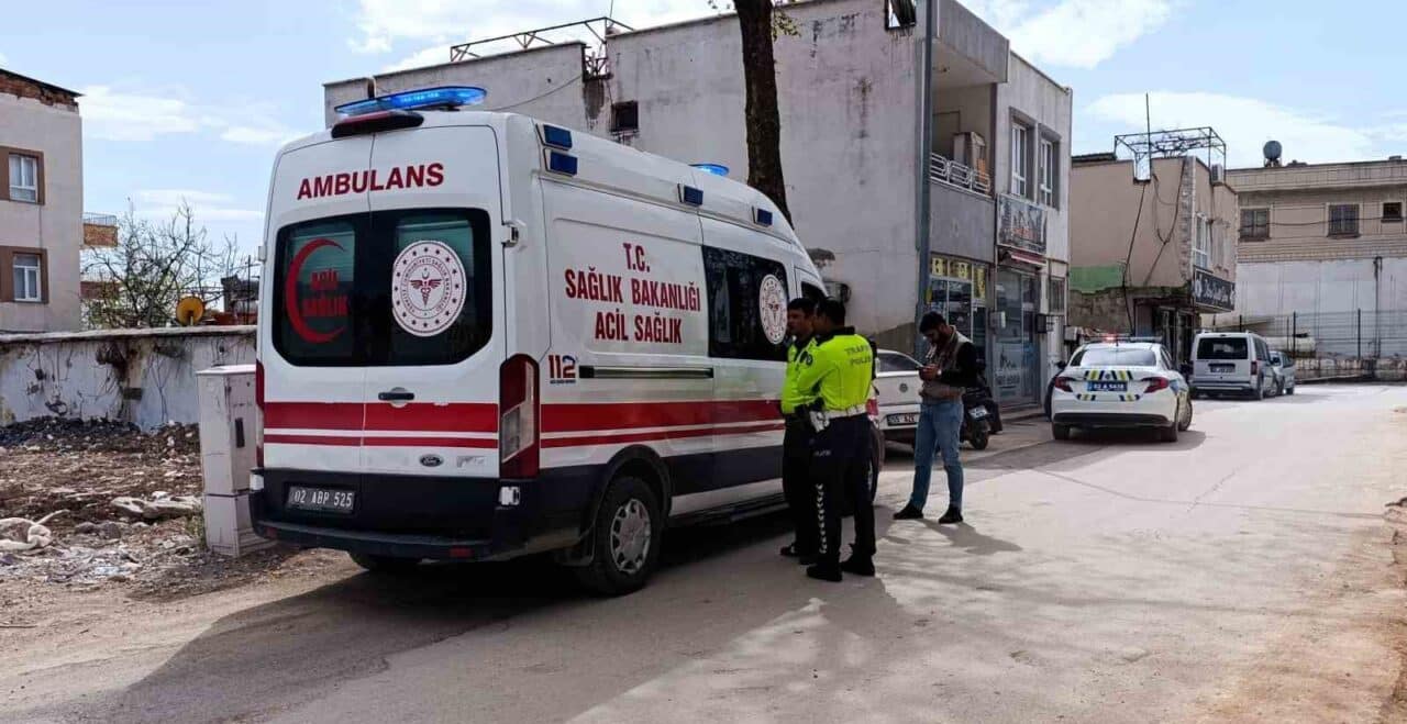 Adıyaman'da M.M.K. adlı yayaya motosiklet çarparak yaralanmasına sebep oldu. Sürücü