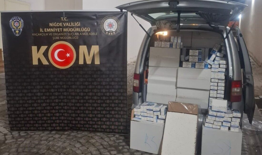 Niğde’de düzenlenen operasyonda 310 bin makaron ele geçirildi, iki tutuklama yapıldı. Niğde'de düzenlenen operasyonda, polis ekipleri 310 bin makaron ele geçirdi.