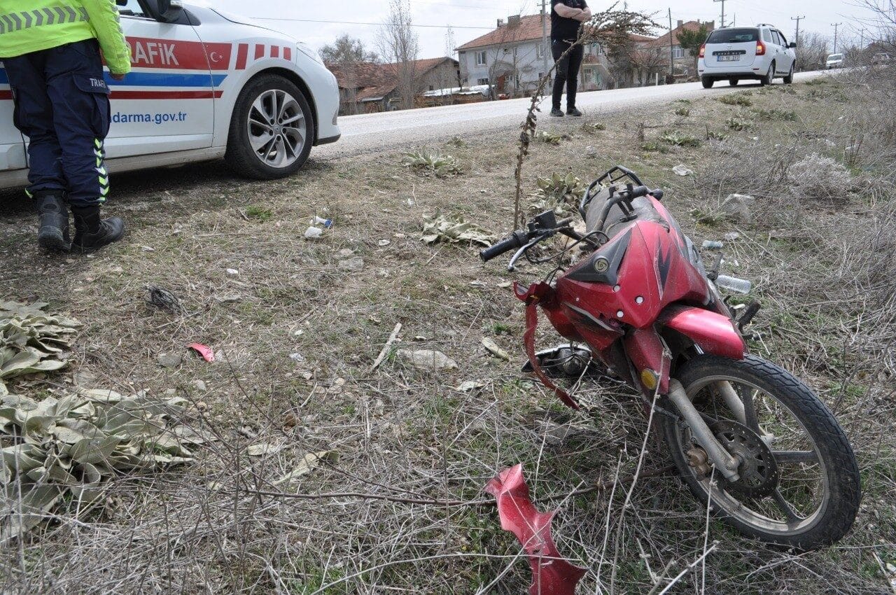 Isparta'nın Yalvaç ilçesinde, Salim B. yönetimindeki motosiklet, okuldan dönen 13