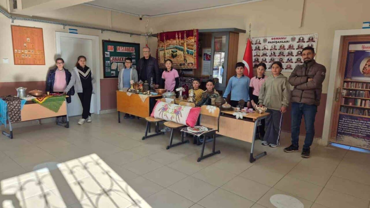 Manisa'nın Sarıgöl ilçesindeki Bağlıca Halil Duran Ortaokulu'nda, Türkçe öğretmeni Selda