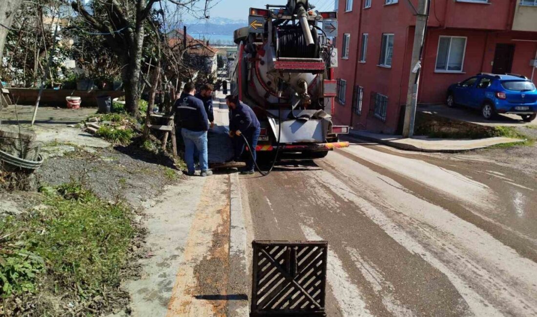 Ordu’da Sel Riskine Karşı Menfez ve Yağmur Suyu Hatları Temizleniyor Ordu Büyükşehir Belediyesi, kar yağışlarının ardından sel riskine karşı menfez