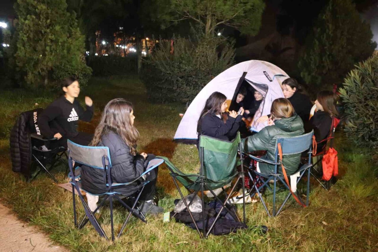 İzmir Karşıyaka Atakent Erdoğan Kibarer Ortaokulu, 1-7 Mart Deprem Haftası