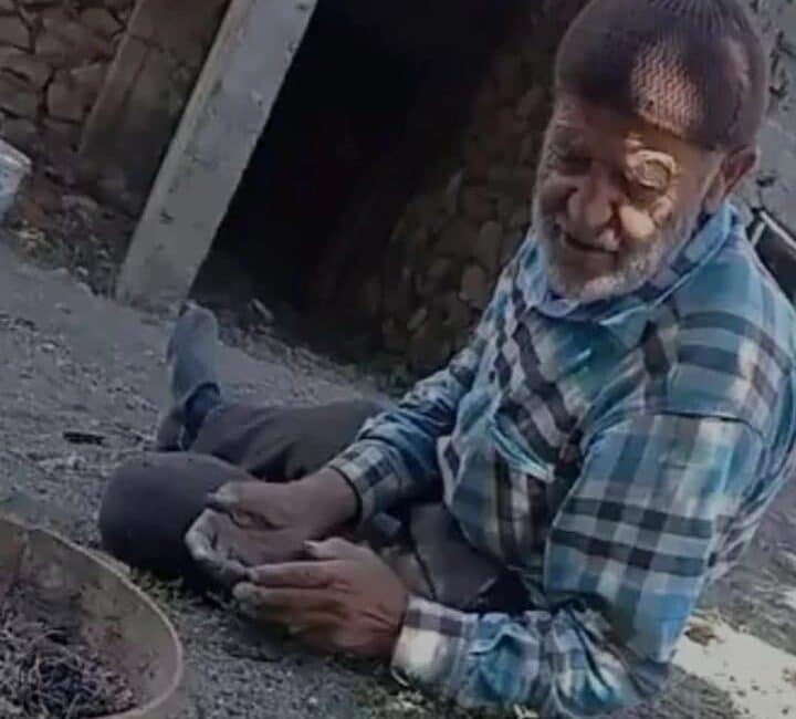 Tokat’ta Ateşle Ot Temizlerken Can Veren Yaşlı Adamın Acı Ölümü Tokat'ın Çökelikkışla köyünde 85 yaşındaki Halil Çelik, çevredeki otları temizlemek