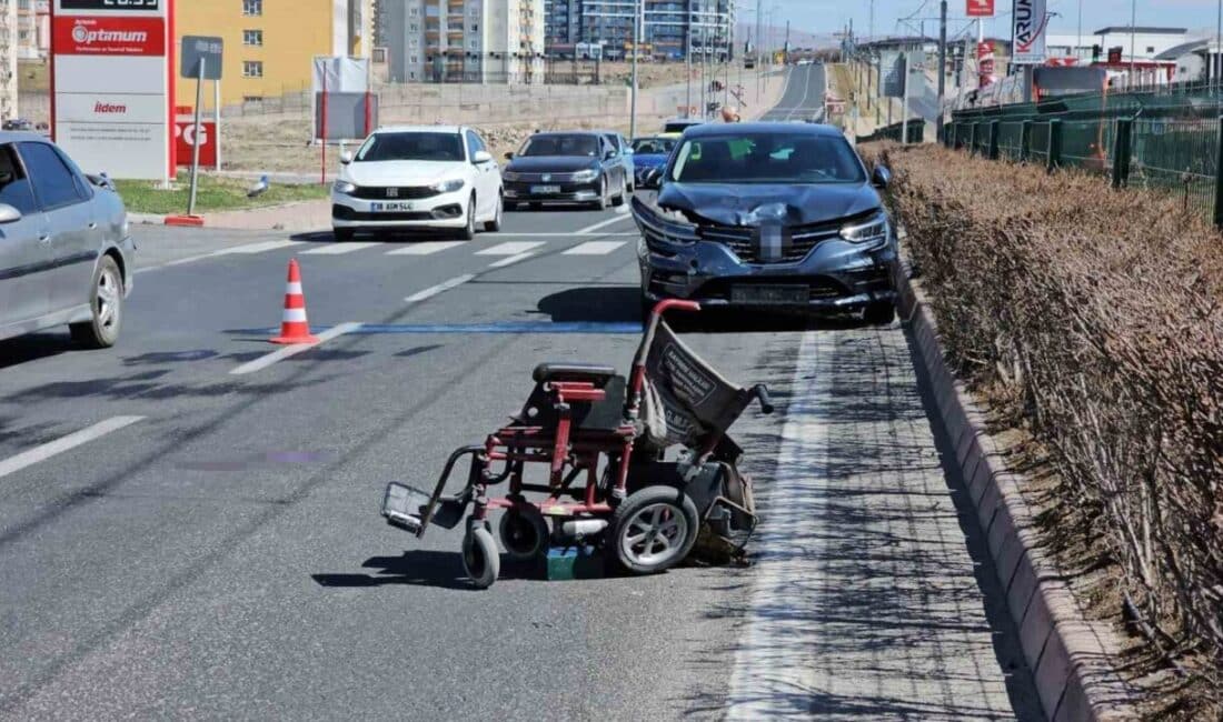 Kayseri’de Akülü Araca Çarpan Otomobil, Engelli Bireyi Ağır Yaraladı Kayseri'nin Kocasinan ilçesinde bir otomobil, karşıdan karşıya geçmeye çalışan engelli