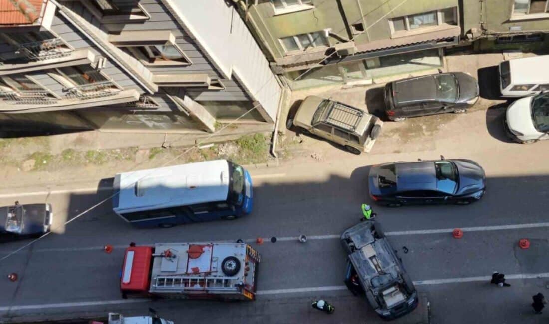 Zonguldak’ta kontrolden çıkan otomobil kaza yaptı, bir kişi yaralandı Zonguldak'ın Terakki Mahallesi'nde sürücüsünün kontrolünü kaybettiği Volkswagen marka otomobil, karşıdan