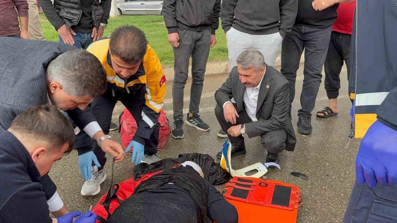 Adıyaman'da 75 yaşındaki Fatma B.'ye, kırmızı ışıkta karşıdan geçerken otomobil