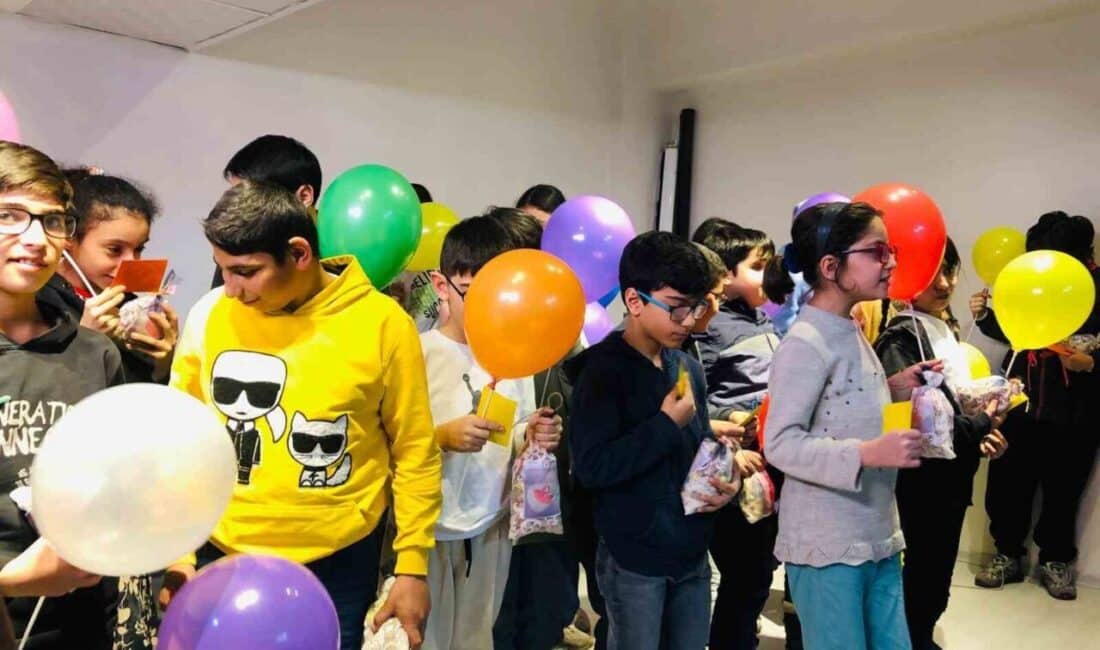Erzurum’da Müftülükten Engelli Çocuklara Arafalık İkramı Erzurum İl Müftülüğü, "İyilik Haftası" etkinlikleri çerçevesinde özel gereksinimli çocuklara