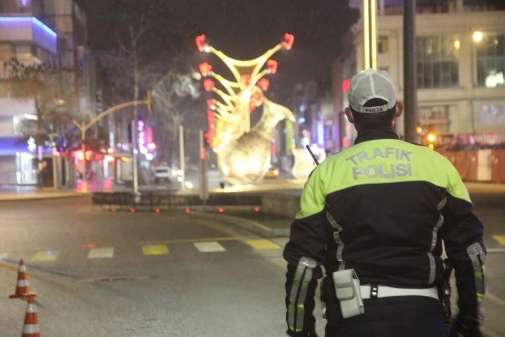 Erzincan'da, polisin 'dur' ikazına uymayan ve kaçan 18 yaş altındaki