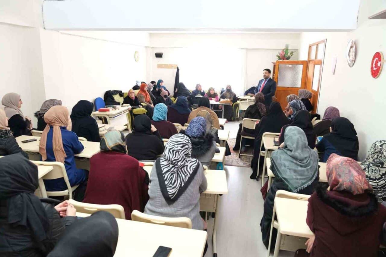 Erzincan İl Müftüsü İsmail Fakirullahoğlu, Ramazan ayında kadınların Kur’an öğrenme
