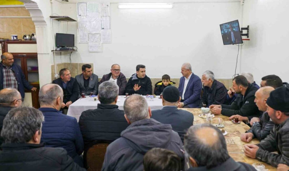 Bilecik Valisi Aygöl, Ramazan Ayı’nda Teravih Namazını Mahallede Kıldı ve Vatandaşlarla Buluştu Bilecik Valisi Şefik Aygöl, Pelitözü Mahallesi'ndeki camide teravih namazı kıldıktan