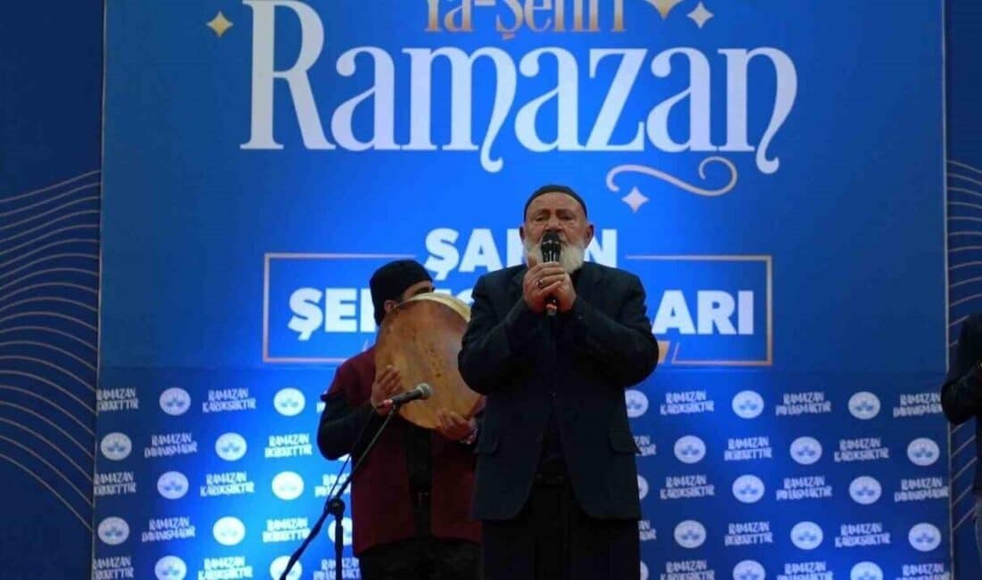 Elazığ Belediyesi Ramazan Etkinliklerinde Turgut Kırgıl, Dinleyicileriyle Buluştu Elazığ Belediyesi, Ramazan etkinlikleri kapsamında Turgut Kırgıl'ı mehteran gösterisiyle sahne