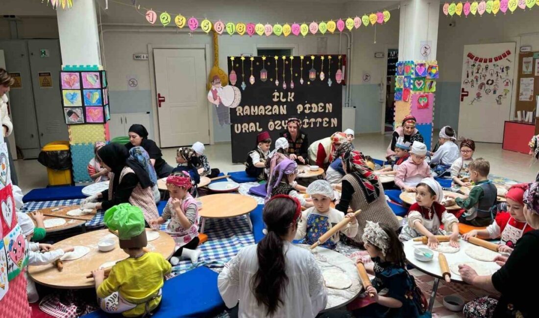 Çorlu’da Ural Özyiğit Anaokulu Öğrencileri Ramazan Pidesi Yaparak Gelenek Selamladı Çorlu'daki Ural Özyiğit Anaokulu öğrencileri, "Temel Yaşam Becerileri" projesi kapsamında