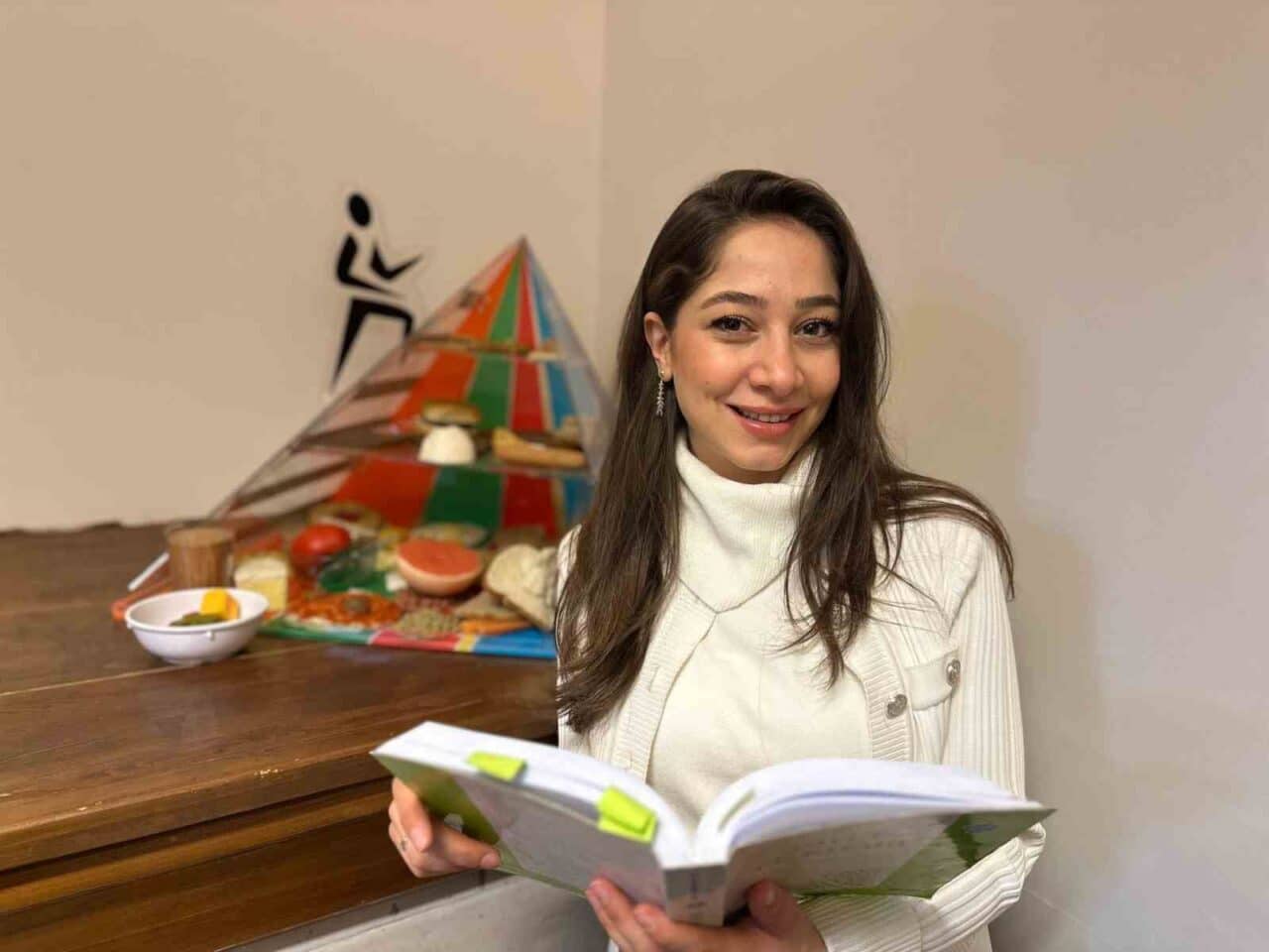 Acıbadem Kayseri Hastanesi'nden Diyetisyen Burcu Akbeyaz, Ramazan sonrası için dengeli