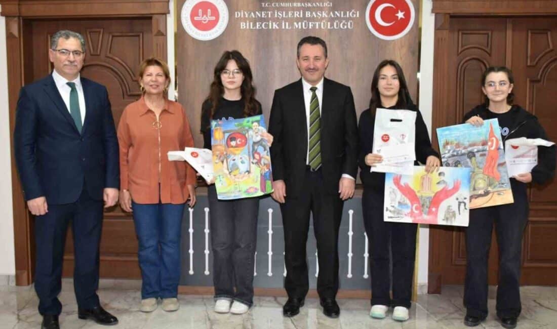 Bilecik’te 18 Mart Anma Günü Etkinlikleri Kapsamında Resim ve Şiir Yarışmalarında Dereceye Giren Öğrenciler Ödüllendirildi Bilecik'te 18 Mart etkinlikleri kapsamında düzenlenen resim yarışmasında 15 Temmuz