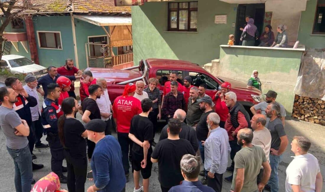Rize’de sahurda kaybolan genç, ekipler tarafından bulundu. Rize'nin Ardeşen ilçesinde sahur vakti evinden ayrılarak kaybolan 27 yaşındaki