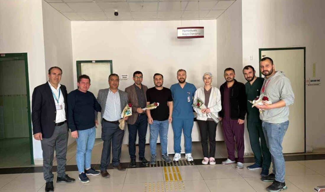 Sağlık-Sen Şırnak Başkanı Sabgatullah Anmal, İdil Devlet Hastanesi’nde sağlık çalışanlarıyla bir araya gelerek 14 Mart Tıp Bayramı’nı kutladı. Sağlık-Sen Şırnak Şube Başkanı Sabgatullah Anmal, İdil Devlet Hastanesi çalışanlarıyla