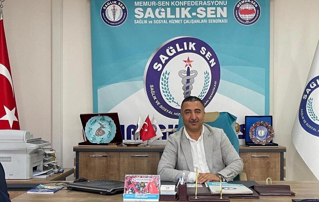 Sağlık-Sen Şırnak Başkanı, Bayram Tatilinin Sağlık Çalışanları İçin de Uygulanmasını Talep Etti Sağlık-Sen Şırnak Şube Başkanı Sabgatullah Anmal, Ramazan Bayramı sonrası üç
